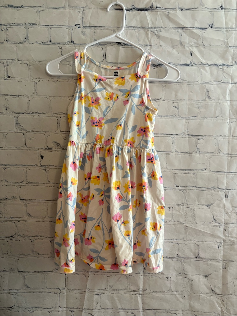 Tea Dress White with Floral Print Size 8 (medium)